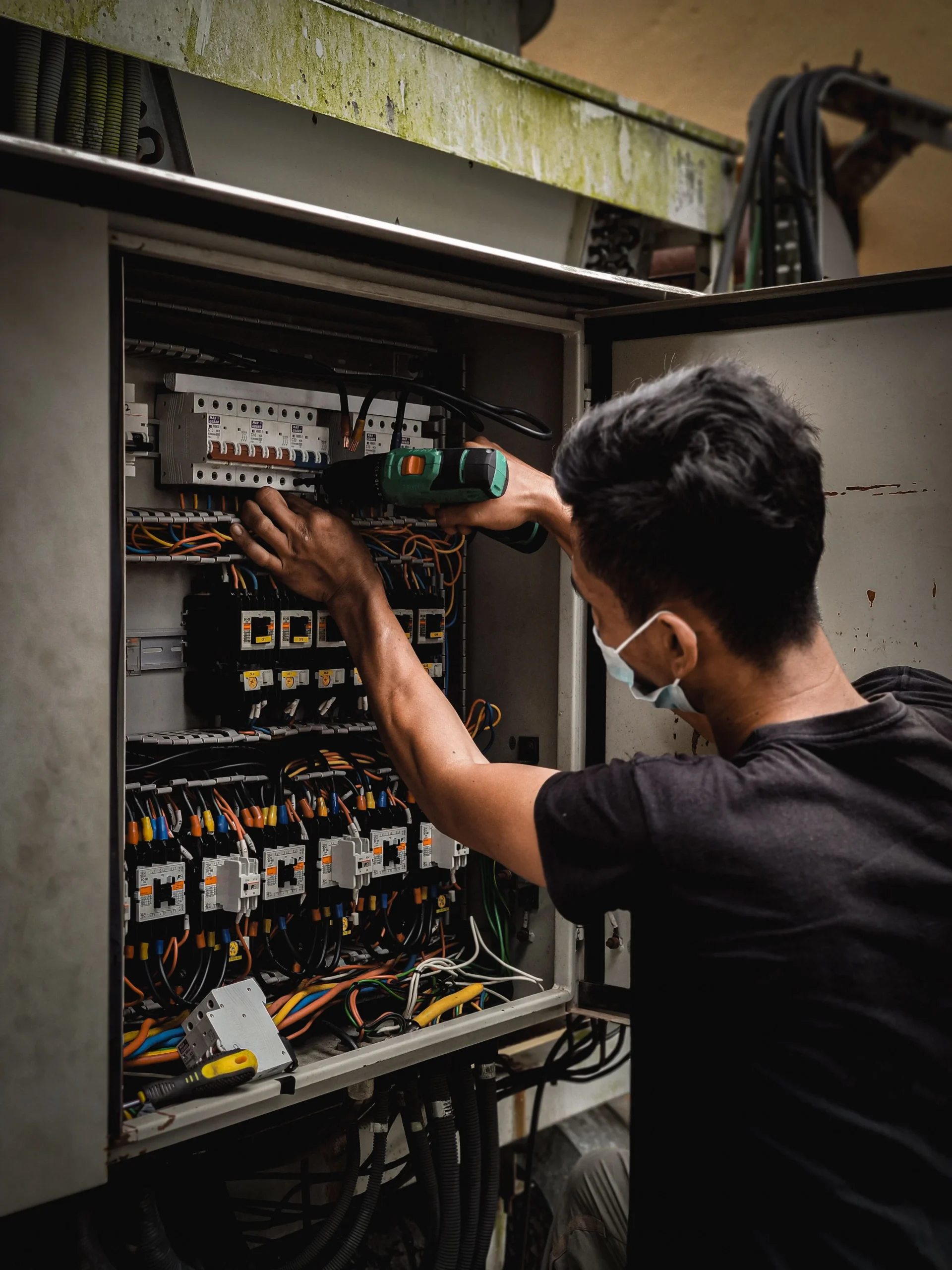 Emergency electrician service in Cochrane, Alberta